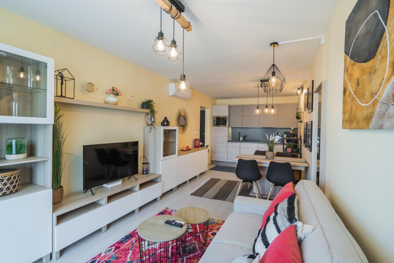 Mf Adriana Panorama Apartment Siófok Extérieur photo